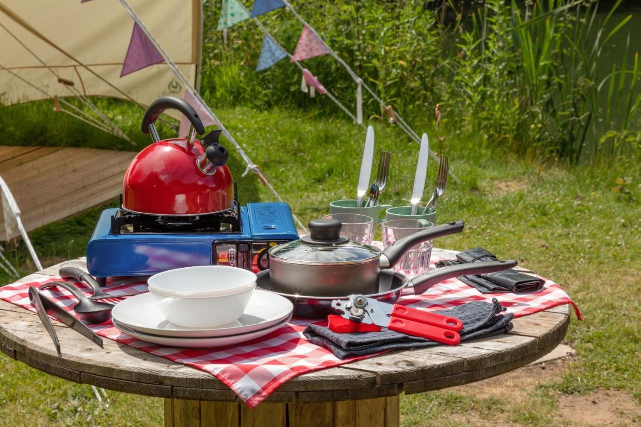 Lloyds Meadow Glamping Hotel Chester Kültér fotó